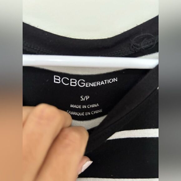 BCBGeneration Striped Black And White Dress Short Sleeves - Picture 4 of 6